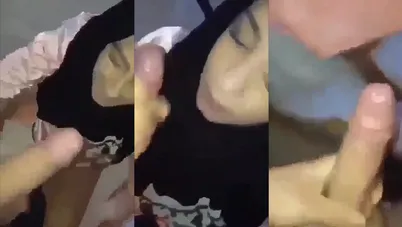 محجبة شرموطة بتنزل مص في الزب الكبير زي الخبيرة