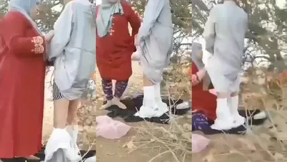 جزائرية محجبة مع شيخ تمص زبه في الحديقة وتتناك