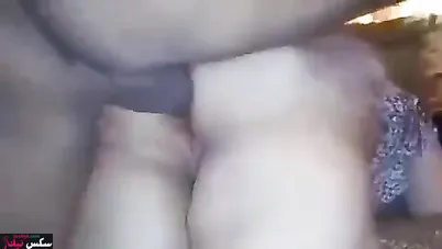 فلاحة مصرية بتتفشخ نيك خلفي من جارها الهايج