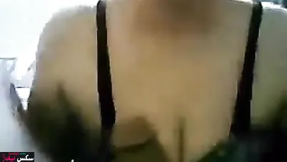 سكس مصرية بتخون زوجها ميلف جامدة كسها مولع نار وجسمها قشطة