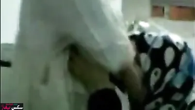 دكتور ينيك مريضة مغربية في العيادة وتمصله زبه