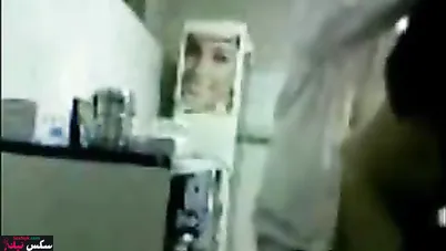 دكتور ينيك مريضة مغربية في العيادة وتمصله زبه