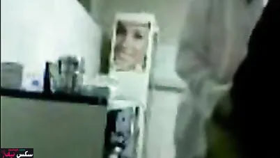 دكتور ينيك مريضة مغربية في العيادة وتمصله زبه