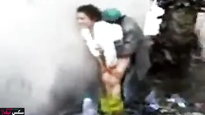 جزائرية شرموطة تتناك على الواقف من عمال بناء