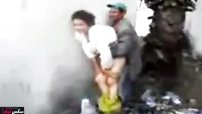 جزائرية شرموطة تتناك على الواقف من عمال بناء