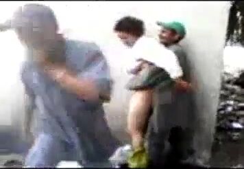 جزائرية شرموطة تتناك على الواقف من عمال بناء
