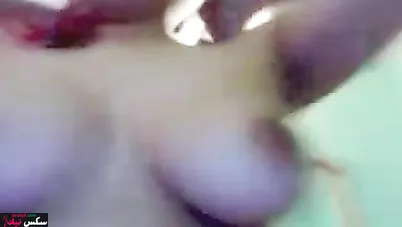 سكس مصري لبوة بتخون جوزها وراكبة علي زب عشيقها