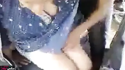 اجمد تفريش وتقفيش بزاز في التوك توك سكس مصري