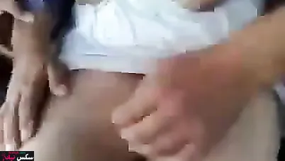 اجمد تفريش وتقفيش بزاز في التوك توك سكس مصري