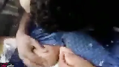 اجمد تفريش وتقفيش بزاز في التوك توك سكس مصري