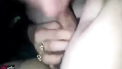 محترفة مصرية بتمص الزب في السيارة بمتعة