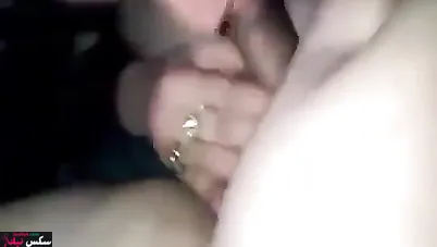 محترفة مصرية بتمص الزب في السيارة بمتعة