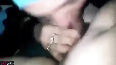 محترفة مصرية بتمص الزب في السيارة بمتعة