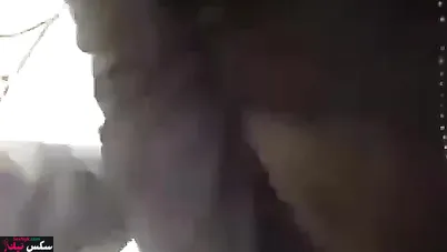 منقبة مصرية تمسك زب الشاب ويقفش بزازها في الشارع