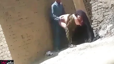 نيك قحبة منقبة مغربية في الشارع فيديو مسرب