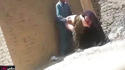 نيك قحبة منقبة مغربية في الشارع فيديو مسرب