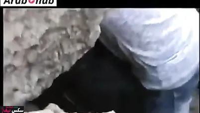 شاب مغربي مع بنك ينيكها علي الشاطئ في العلن