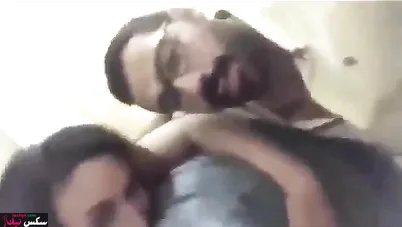 قحبة شباب بينيكوها وبتتصور سيلفي وهي بتتناك