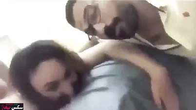 قحبة شباب بينيكوها وبتتصور سيلفي وهي بتتناك