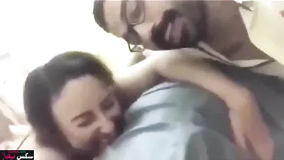 قحبة شباب بينيكوها وبتتصور سيلفي وهي بتتناك