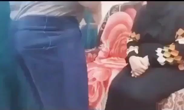 ينيك الشغاله بعد التنضيف ويصورها فيديو سكس مسرب