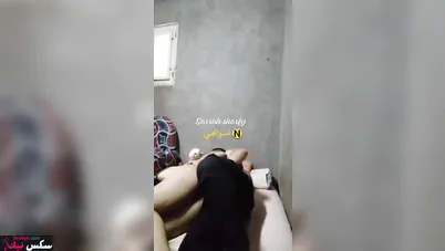 مصرية بتمص زب ابن خالها وتتناك بجميع الاوضاع