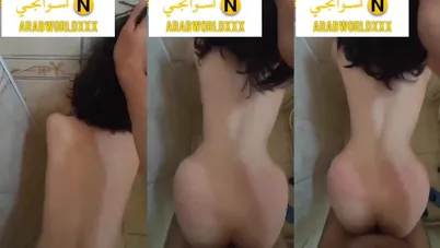 مزة بجسم متناسق اخوها بيجيبهم في طيزها الجميلة