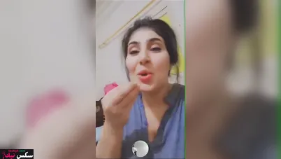 شرموطة سعودية تتفشخ مع حبيبها وتتناك بعنف