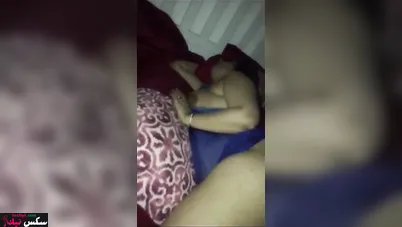 شرموطة سعودية تتفشخ مع حبيبها وتتناك بعنف