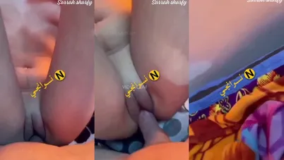 الفاجرة سيباله نفسها وبترفع رجليها على الاخر وهي تتناك