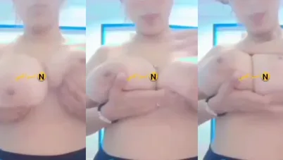 احلى بزاز ملبن على الاخر بتتقفش في فيديو يهيجك