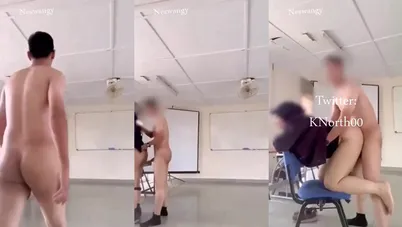 عربية تتناك خلفي من مديرها على الكرسي وتصرخ