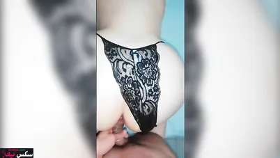 مزة جسمها ابيض بتاخد زب اخوها كامل من ورا