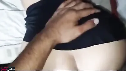 بتقوله حط فزلين الاول على زبك عشان يتزحلق في كسي