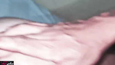 خليجية بطيز كبيرة بتاخد الزب كامل وتتناك بعنف