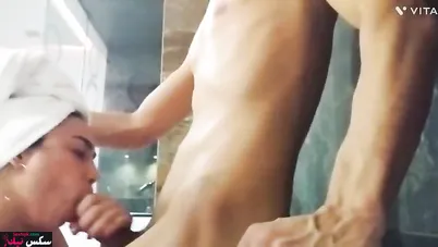 مصرية جسمها جامد بتمص لحبيبها في الحمام وتتناك بعنف