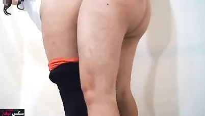 مغربية بطيز مربربة بتتناك على الواقف من جارها