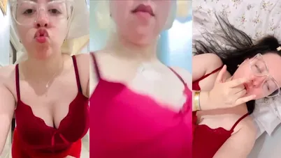 خليجية ممحونة بتصور لحبيبها وتمص الصوابع