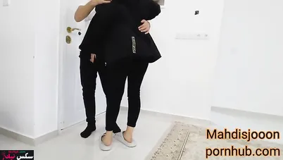 خليجية بتمص الزب وتتناك خلفي على الواقف