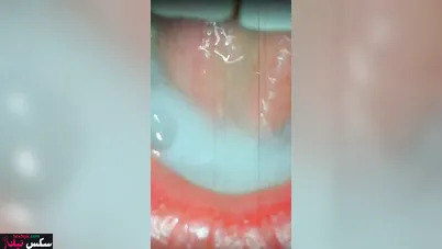 لبوة عربية بترقص لحبيبها على السرير قبل نيكها بعنف