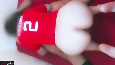 عربية اخوها بيهيج عليها وينيك طيزها الكبيرة