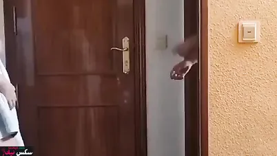 شرموطة مصرية جامدة بتركب زب مندوب التوصيل