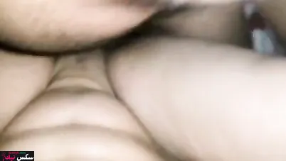 بينيك حبيبته في الشقة المفروشة ويصور كسها بصوت واضح