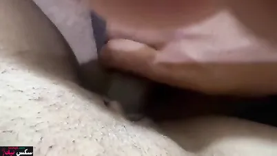 مصرية جوزها الديوث بيصورها وهو بيفشخ كسها