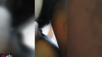 عربية فاتحه كسها لحبيبها وتوثق لحظة نيكها على الواقف