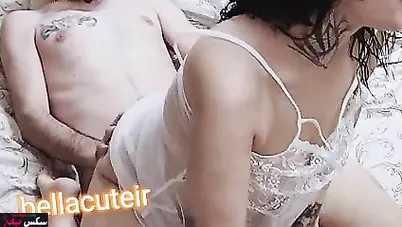 واخد حبيبته الفندق وبينيكها طول الليل والبت تتوجع