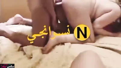 مصرية اخر جمدان بترفع طيزها للزبون وتاخده كله