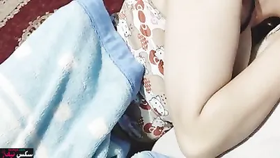 ممحونة مغربية اخوها هاج على بزازها وتدلكله زبه