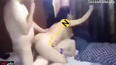 خليجية جوزها وعشيقها ينيكوها في الشقة المفروشة