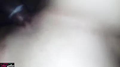 مصرية خاينة بتمص زب حبيبها وتصور زبه وهو بيدخل فيها